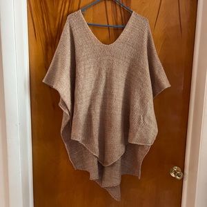 Do everything in love poncho 100% Acrylic